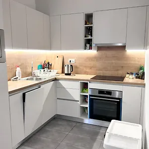  Apartament New 2022 Family&friends Downtown Ac 3br 2ba Free Parking Big Balcony Near Metro&train Station Self Check-in