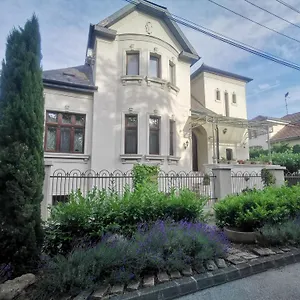  Apartament Kuria With Free Parking
